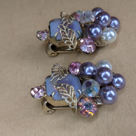 Vintage 60s Kramar Earrings AB Crystal Rhinestone Periwinkle Beaded Cluster - Picture 4 of 9